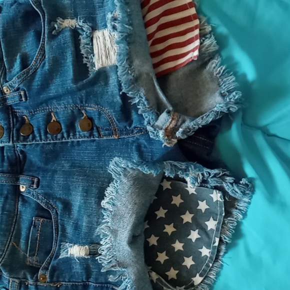 Mossimo distressed denim high-rise button-fly shorts. Sz 2/26 - Picture 5 of 5